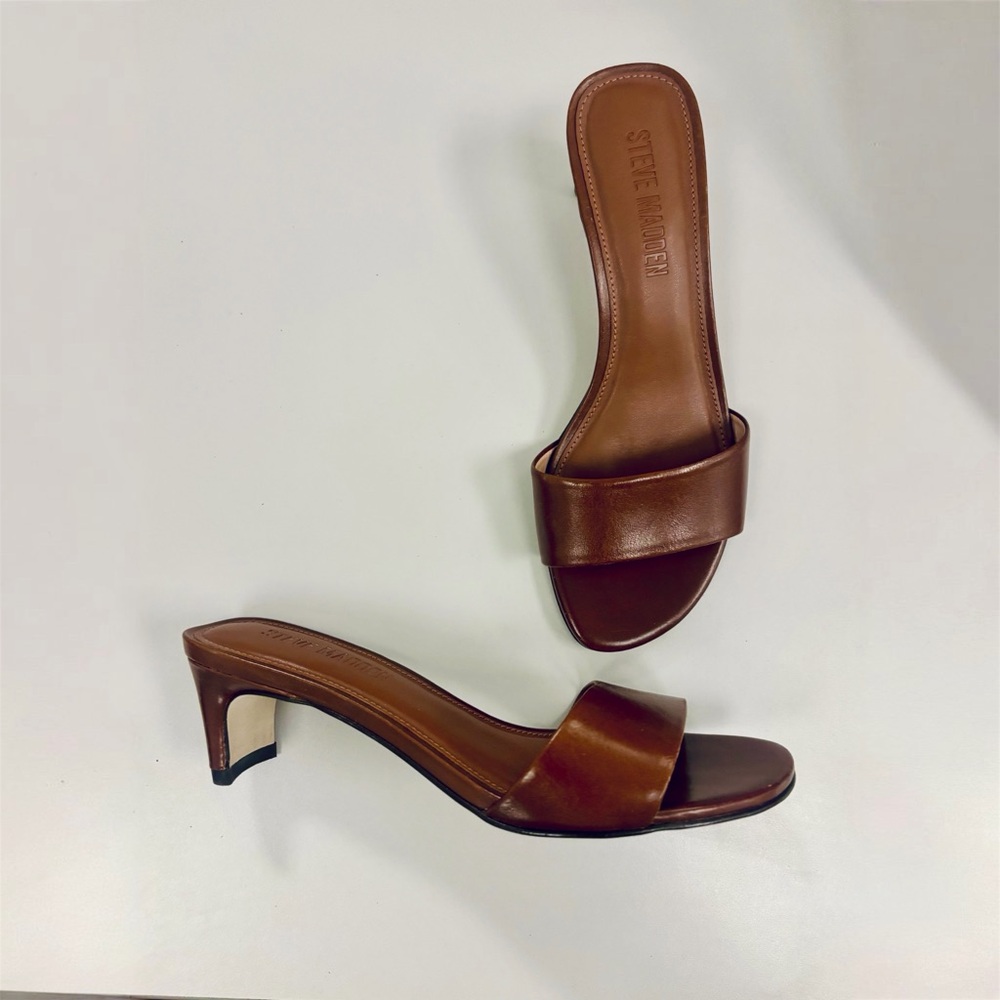 Steve Madden PATSY faux leather slide heel sandals, women’s size 6